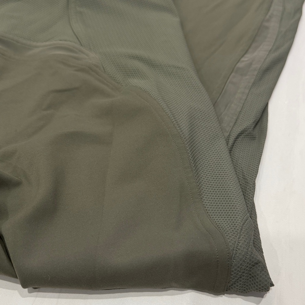 Lululemon Everlux and Mesh Super High Rise Training Crop 21” Army Green Size 10 - Picture 8 of 10